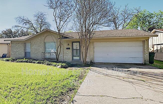 2106 AUSTIN DR