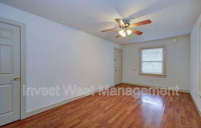 2703 E 8th Street