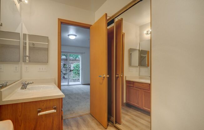 2 beds, 2 baths, 1,060 sqft, $2,050, Unit F106