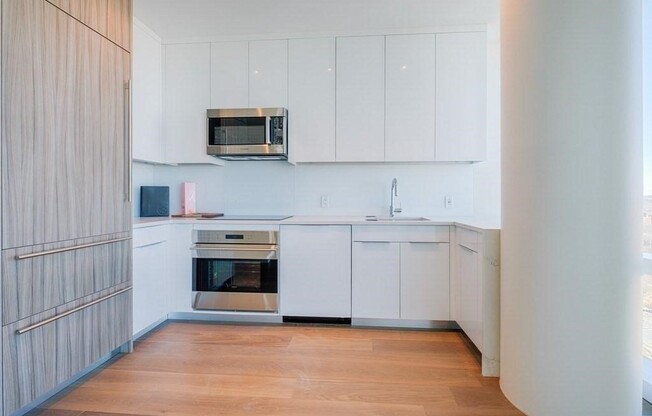 1 bed, 1 bath, 612 sqft, $4,300, Unit 21G