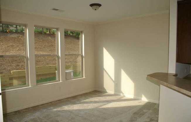 TOWN HOME IN GATED COMMUNITY WITH POOL!