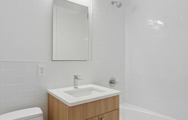 1 bed, 1 bath, 770 sqft, $6,200, Unit 7E