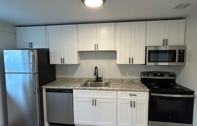 Newly Renovated 2 Bedroom Apartment in Rochester, NH!