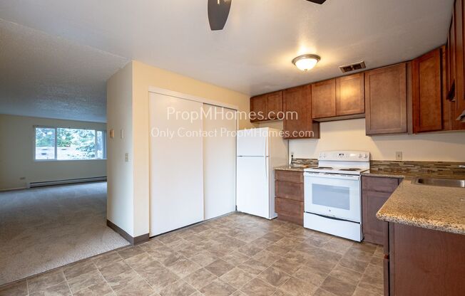 Recently Remodeled Three Bedroom Apartment in Beaverton - Prime Location!