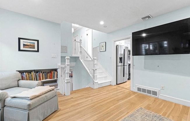 44 ROWENA RD