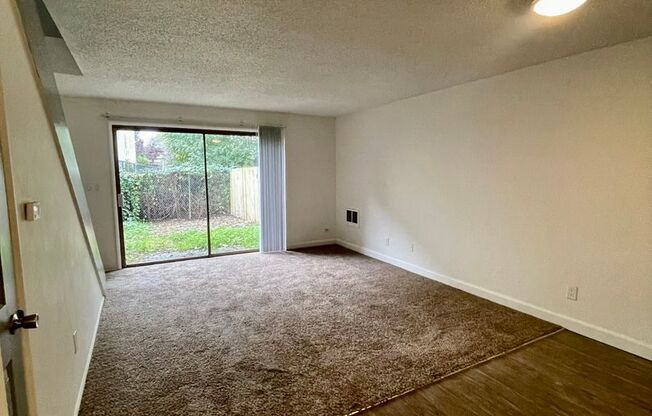 2 beds, 1.5 baths, 1,000 sqft, $1,510, Unit 1960-04