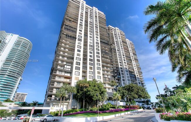 2333 Brickell Ave unit 1717A (A11683538)