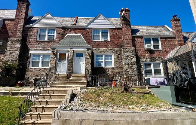 Stunning 3-Bedroom Townhome in Drexel Hill! Available NOW!