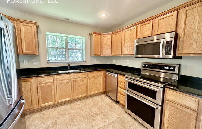 736 CORN PLANTERS CT N