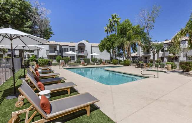 Boulders at Lookout Mountain Apartments in North Phoenix