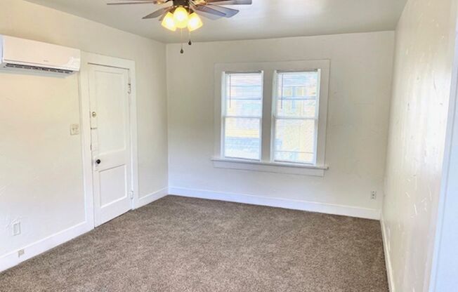 1 bed, 1 bath, 580 sqft, $785, Unit Upstairs Garage Apt