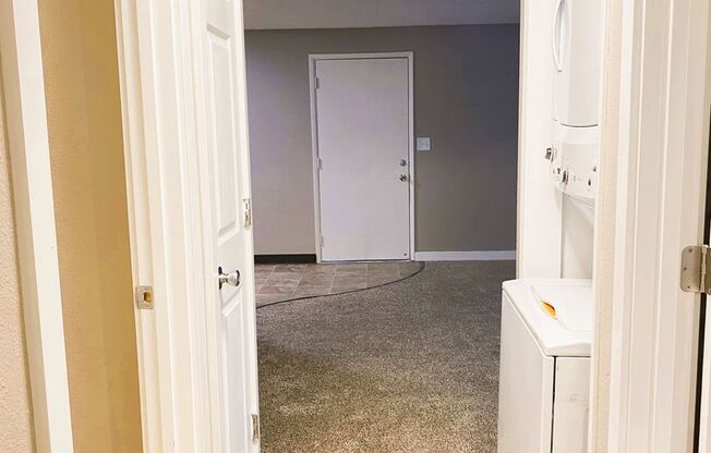 2 beds, 1 bath, 830 sqft, $1,385, Unit P-148