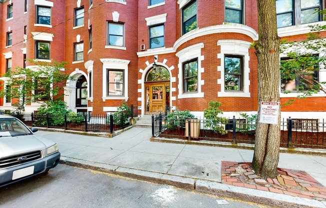102 Gainsborough St.