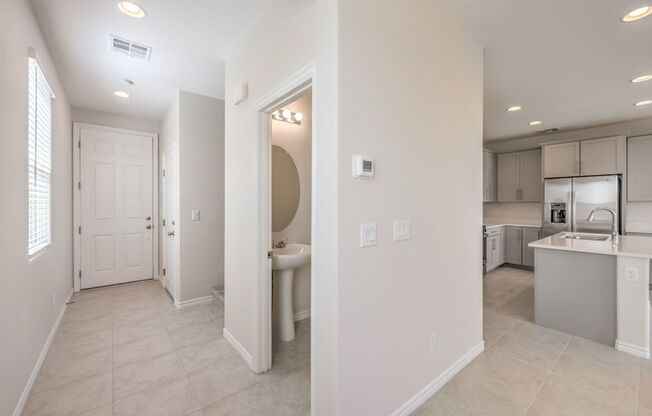 Fully Upgraded - 4bedroom & 2.5 bathrooms-