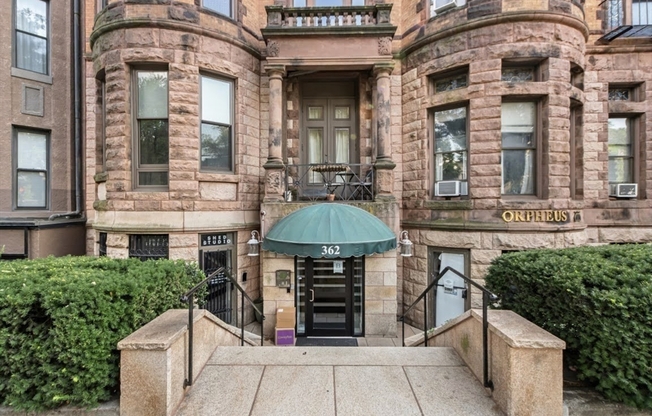 1 bed, 1 bath, 600 sqft, $3,700, Unit 6E