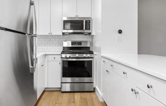 2 beds, 1 bath, $6,000, Unit 36F