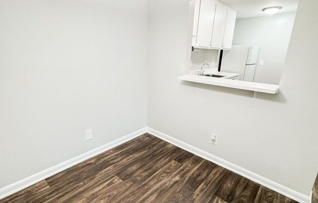 2 beds, 1.5 baths, 976 sqft, $1,250, Unit 2006-04