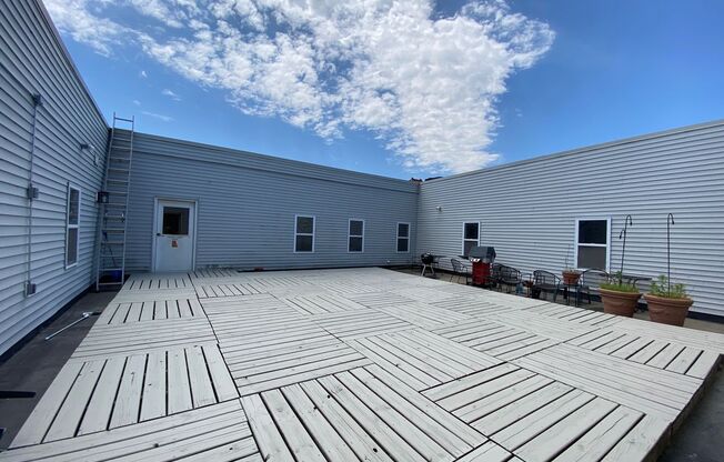7218 North