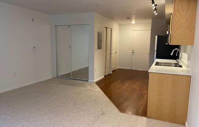 Studio, 1 bath, 185 sqft, $1,850, Unit 1401-A