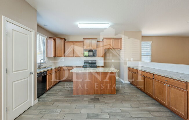 3 beds, 2 baths, 1,870 sqft, $2,195