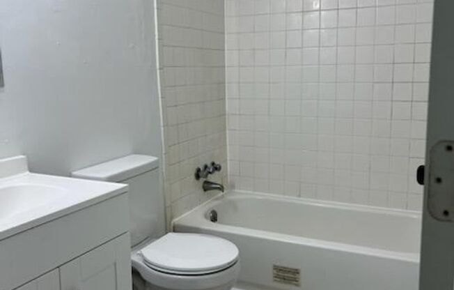 2 beds, 1 bath, 850 sqft, $895, Unit Apt. 21