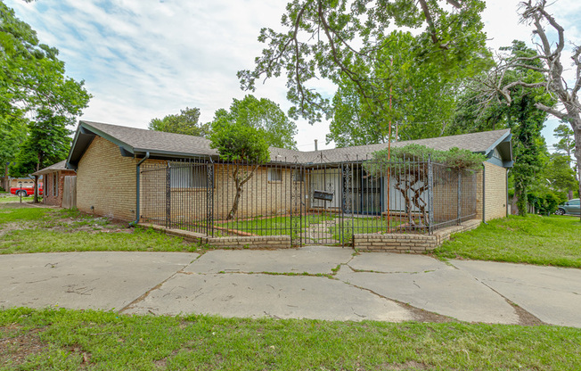 1700 N ALEXANDER LN
