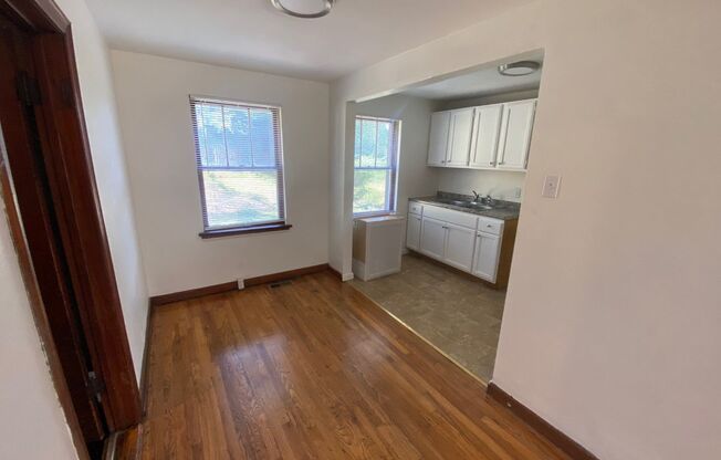 2 beds, 1 bath, $1,050