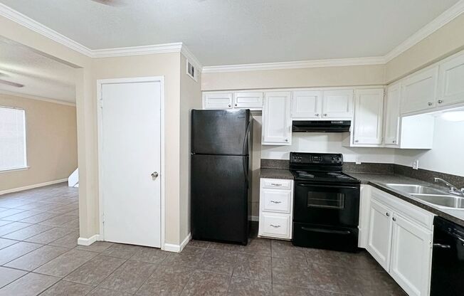 2 beds, 1.5 baths, $1,000