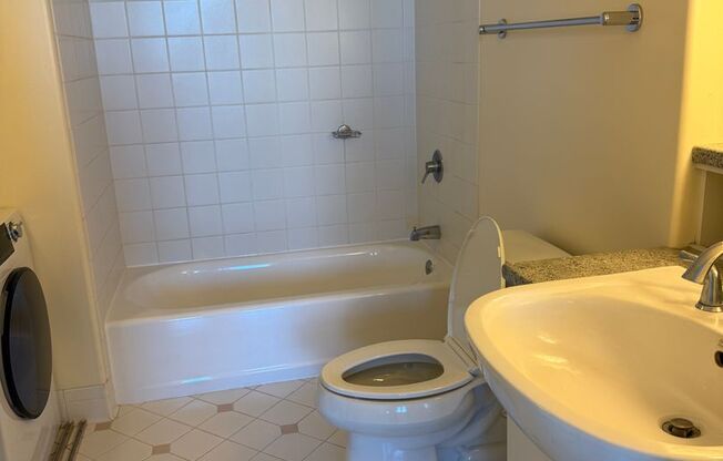 1 bed, 1 bath, $2,700