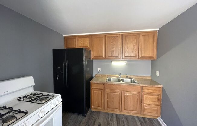 2 beds, 2 baths, $1,275