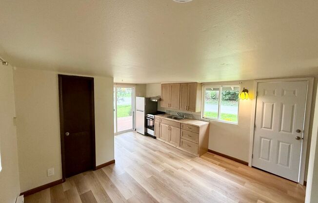 Clean and cozy cabin in Suquamish.