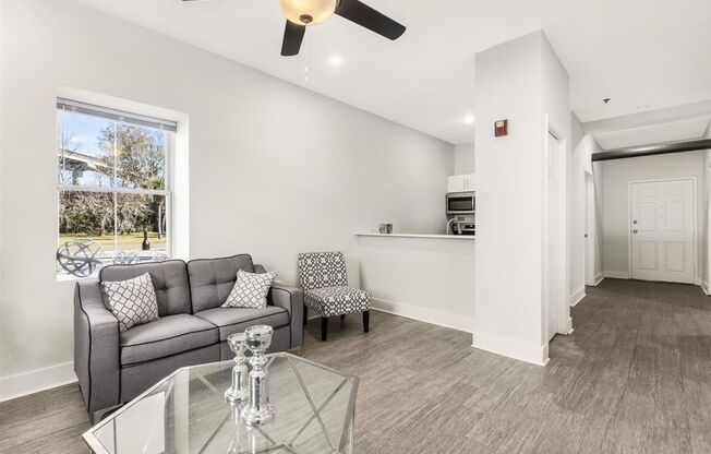 2 beds, 2 baths, 950 sqft, $2,600, Unit 127