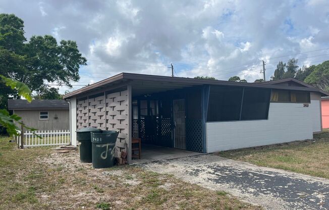 3/1 House with Back Yard, Lots of Storage