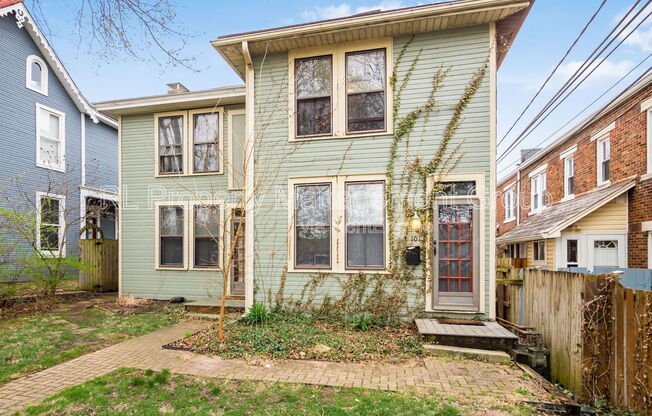 101 E 1 AVE