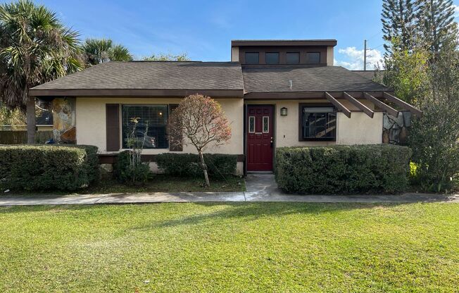 Updated & Remodeled 2/2 Townhouse in Kissimmee