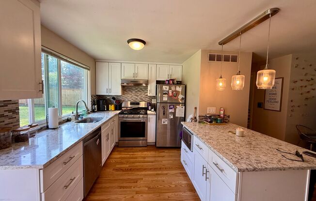 3 beds, 1 bath, $3,200