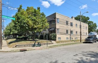 3248-3252 Indianola