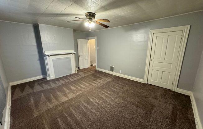 2 beds, 1 bath, $1,295