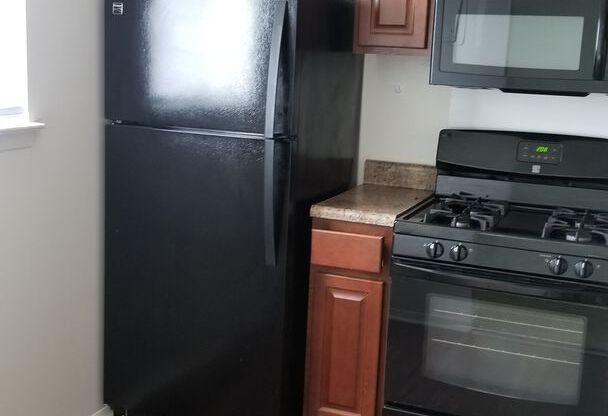 2 beds, 1.5 baths, 900 sqft, $1,395, Unit 234-J