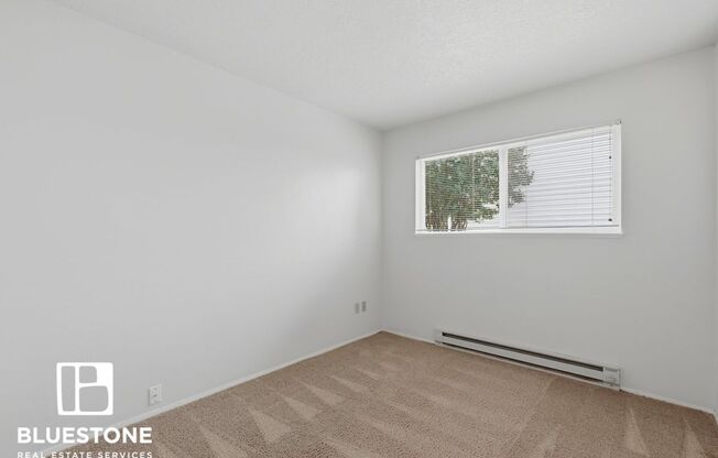3 beds, 1 bath, 886 sqft, $1,795, Unit 19