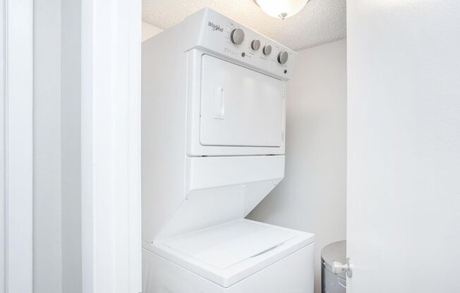 1 bed, 1 bath, 792 sqft, $1,325, Unit 73