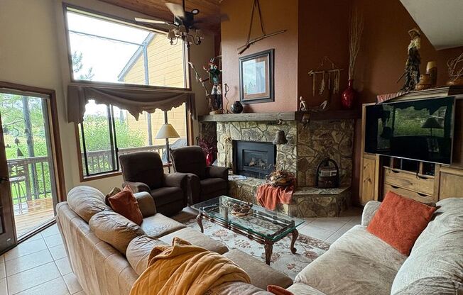 Vacation Rental: Golf Course Views Country Club Townhome