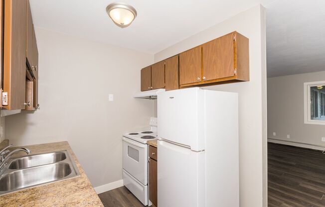 Studio, 1 bath, 450 sqft, $575, Unit S313