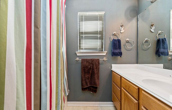 SUBLEASE AVAILABLE IMMEDIATELY THROUGH JULY 2026!  Charming 3 Bed, 2 Bath in Central Location!