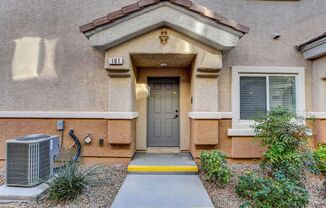 WONDERFUL TOWNHOUSE WITH 2 BEDROOMS AND ATTACHED GARAGE!