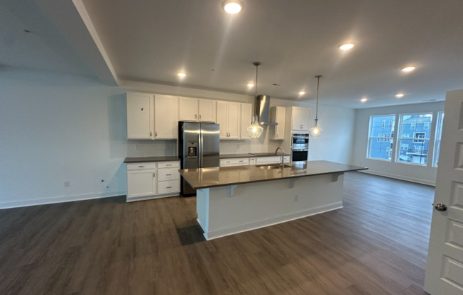 616 MARKET GRV DR