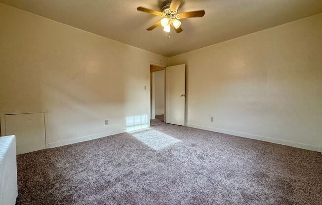 1 bed, 1 bath, $875, Unit 49