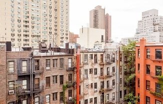 440 E 85 ST