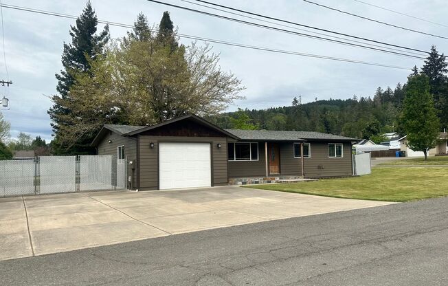 Move in Ready 3 Bedroom House in Sutherlin!