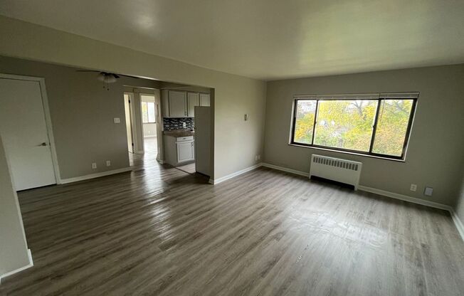 2 beds, 1 bath, 825 sqft, $1,050
